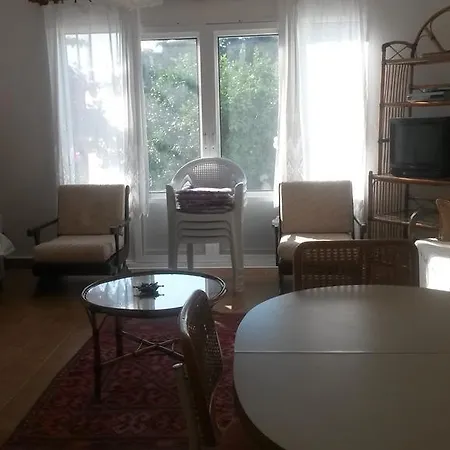 Merkez Mustakil Bahce Kati Daire 2+1 Apartment *