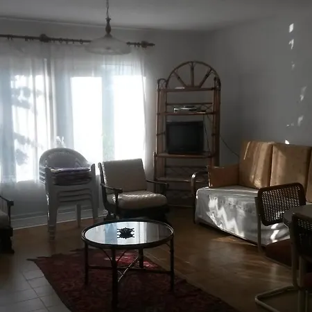Merkez Mustakil Bahce Kati Daire 2+1 Datca