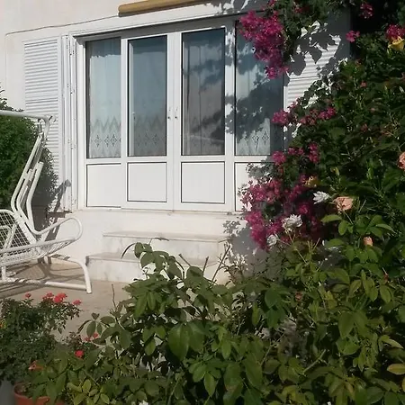 Merkez Mustakil Bahce Kati Daire 2+1 * Datca